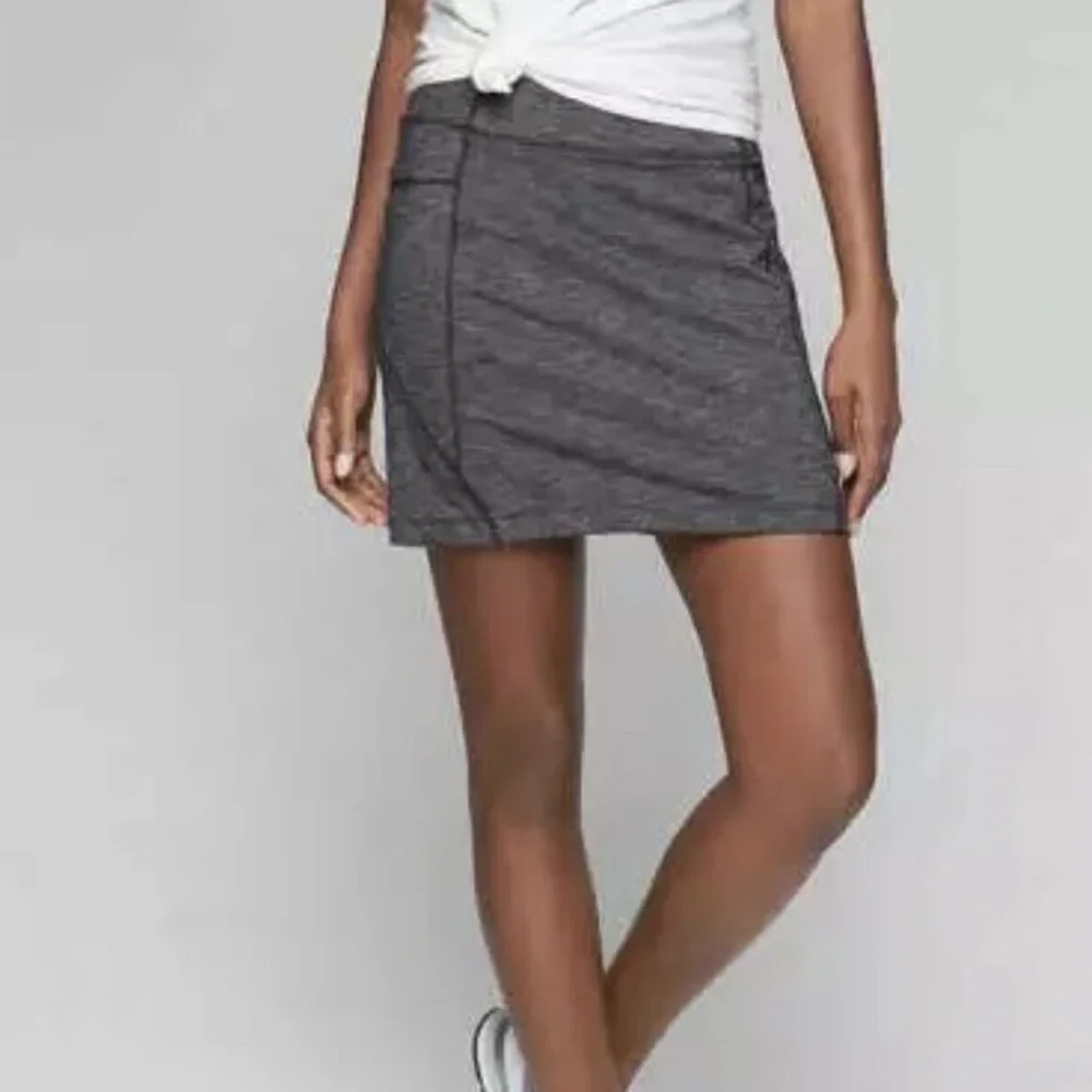 Athleta Excursion Skort Size M - Picture 1 of 8